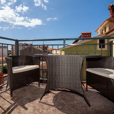 Lägenhet Luxury With Private Rooftop Terrace