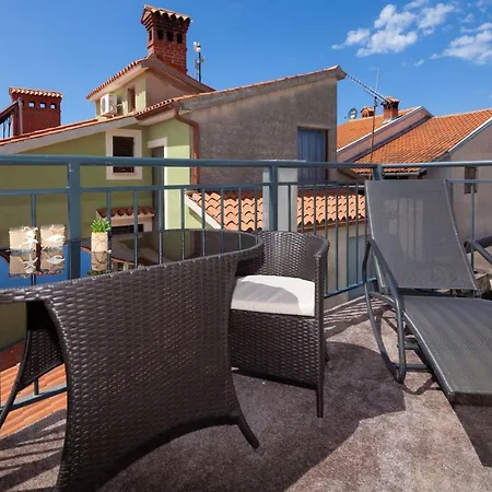 Luxury With Private Rooftop Terrace 普拉