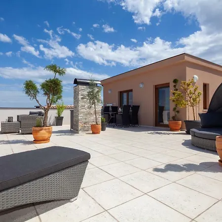 Luxury With Private Rooftop Terrace Apartment