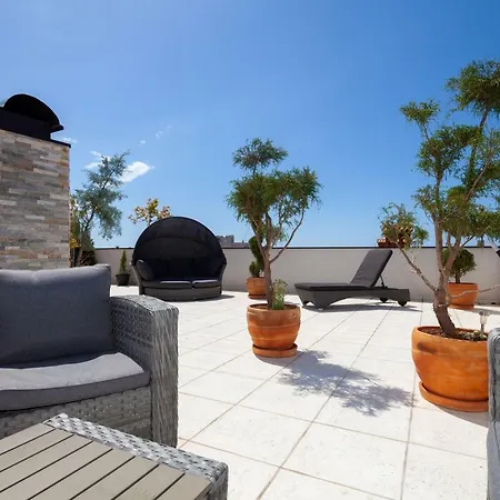 Luxury With Private Rooftop Terrace Pula