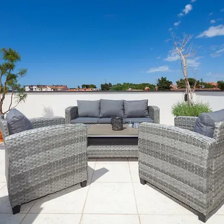 Luxury With Private Rooftop Terrace *