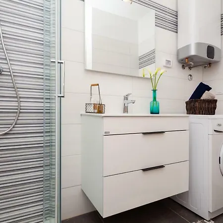 Apartment Luxury With Private Rooftop Terrace *