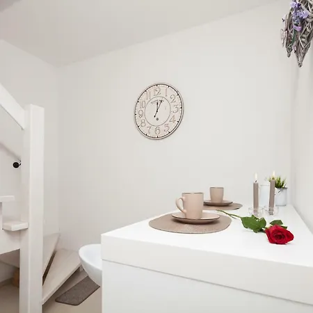 Daire Luxury With Private Rooftop Terrace