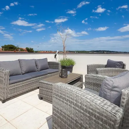 Daire Luxury With Private Rooftop Terrace Pula