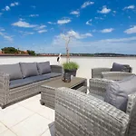 Апартаменты Luxury With Private Rooftop Terrace Пула
