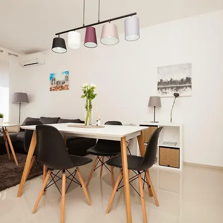 Luxury With Private Rooftop Terrace Apartament Pula